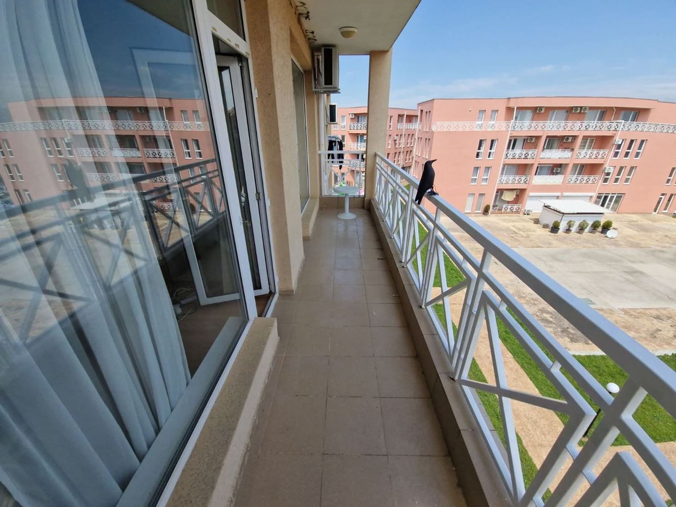 Gemütliche Zweizimmerwohnung mit Blick auf den Pool in einer hervorragend gepflegten Anlage – ideal für Urlaub und Investition
