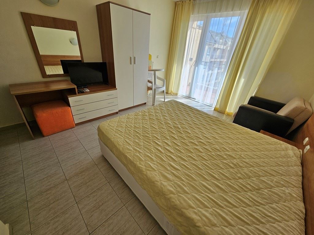 Stilvolles Studio mit Panoramablick auf den Pool in Sunny Beach – bezugsfertig und ideal zur Investition