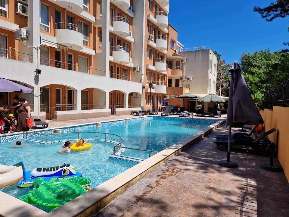 Geräumige und moderne Ein-Zimmer-Wohnung mit allen Annehmlichkeiten in Pomorie