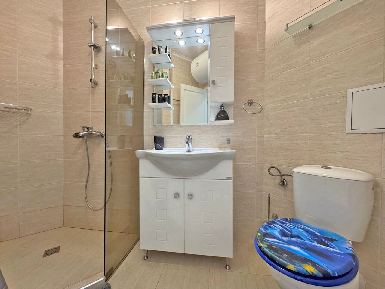 Elegante Zweizimmerwohnung mit Poolblick in einer luxuriösen Anlage in Sonnenstrand