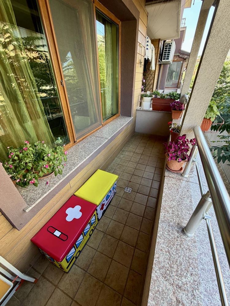 Sarafovo – Geräumige Zweizimmerwohnung mit Act 16, minimaler Instandhaltungsgebühr und kompletter Möblierung
