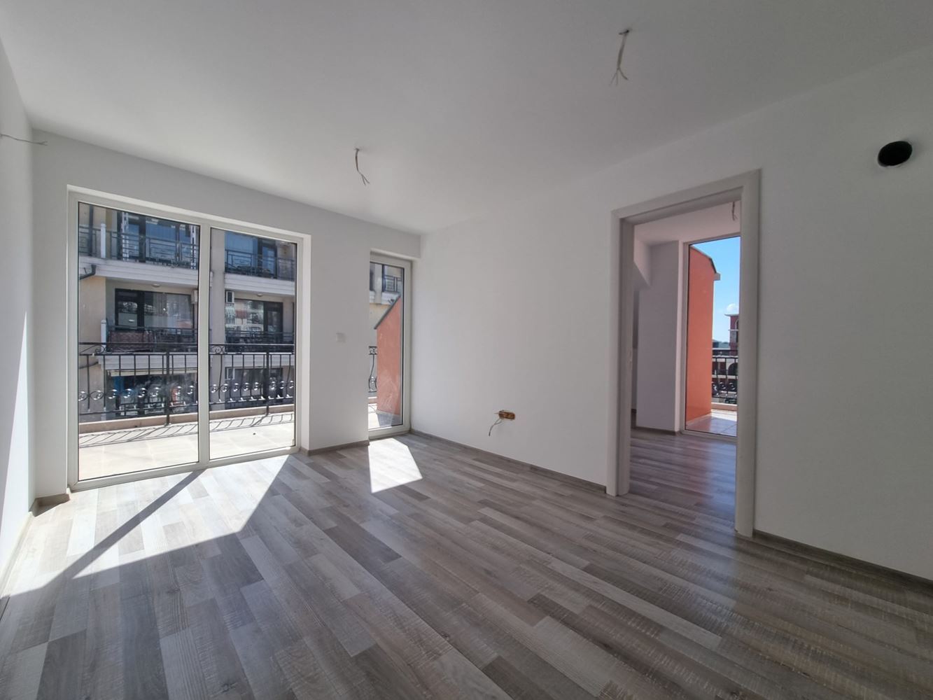 Helle und moderne Wohnung in ausgezeichneter Lage – eine Kombination aus Komfort, Natur und Meeresflair