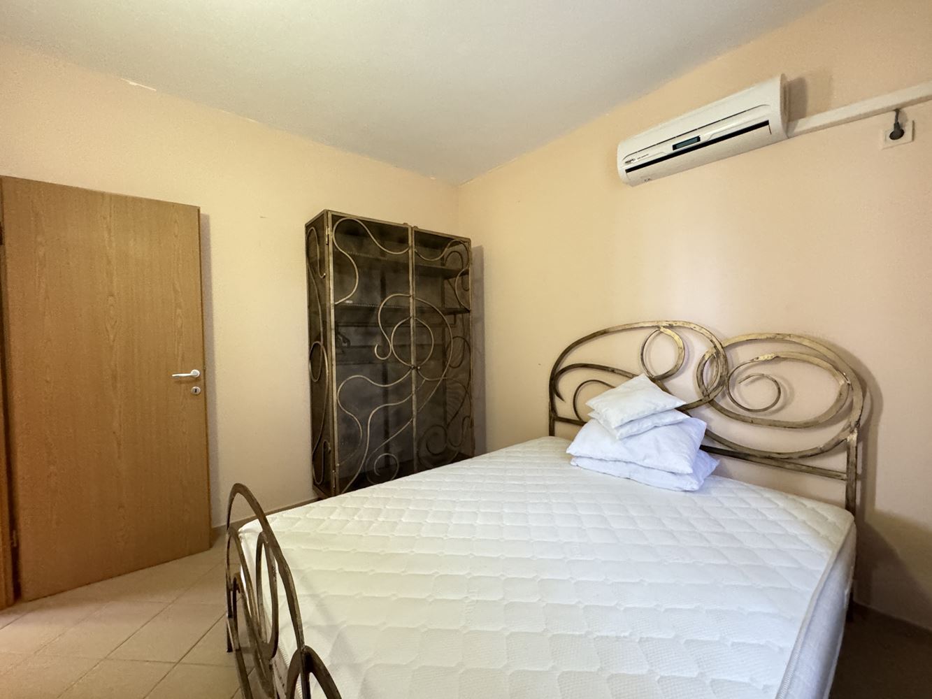 Geräumige 3-Zimmer-Wohnung in erster Meereslinie in Sveti Vlas – Meer- und Poolblick