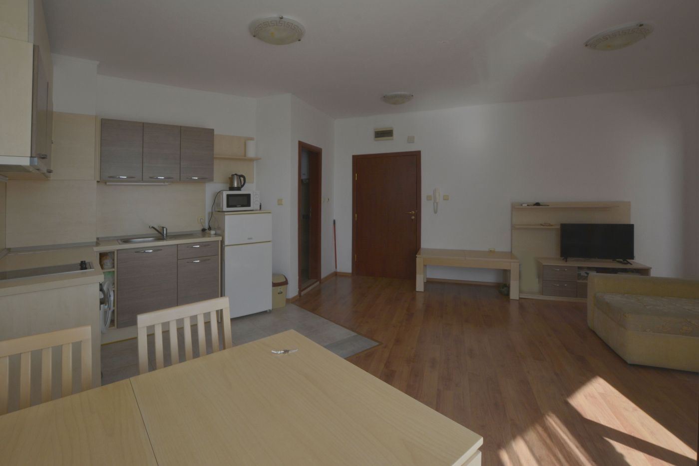 2-Zimmer-Wohnung nur 100 Meter vom Strand in Sonnenstrand entfernt – Top-Lage und ausgezeichnete Investition