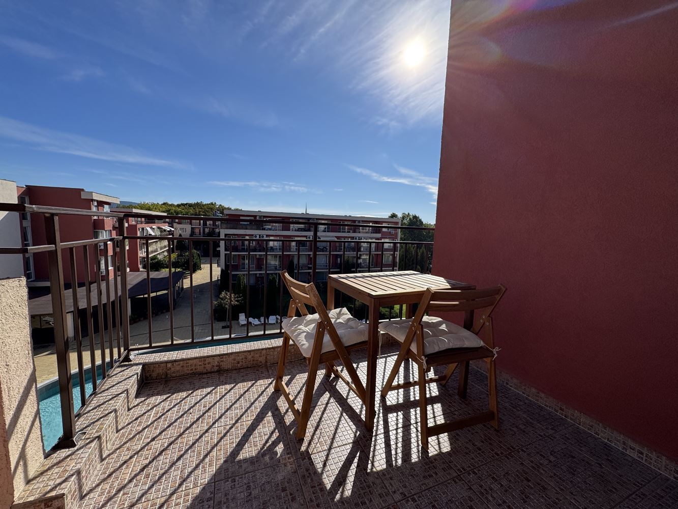 Studio mit Poolblick in einer Anlage mit hervorragender Infrastruktur in Sonnenstrand