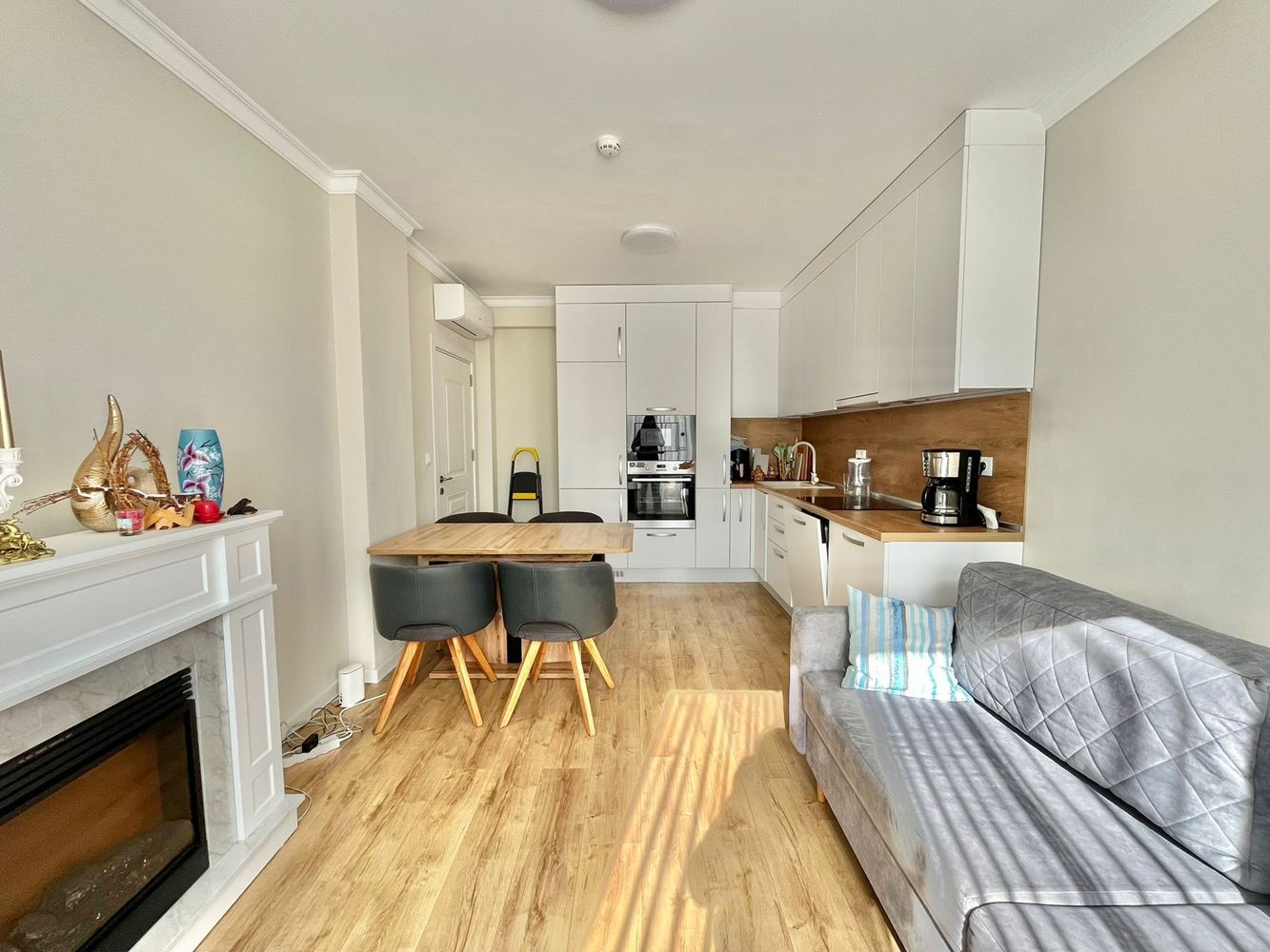 Luxuriöse Drei-Zimmer-Wohnung auf zwei Ebenen im Herzen von Rawda – Neubau mit Swimmingpool und Premium-Komfort