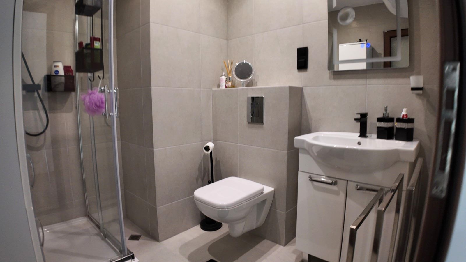 Stilvolle Wohnung mit einem Schlafzimmer in einer Anlage mit Swimmingpools und hervorragenden Annehmlichkeiten