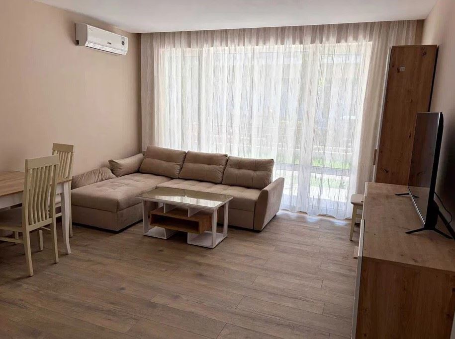 Wohnung in erster Meereslinie in Elenite – umfassende Renovierung, Haushaltsstrom und direkter Zugang zum Strand