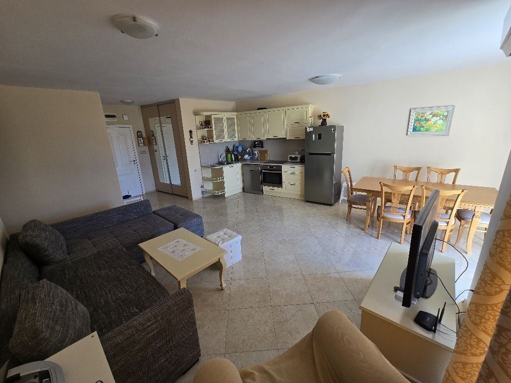 Zwei-Zimmer-Wohnung in erster Meereslinie mit Meerblick in Zarewo – Luxus, Ruhe und einzigartige Lage