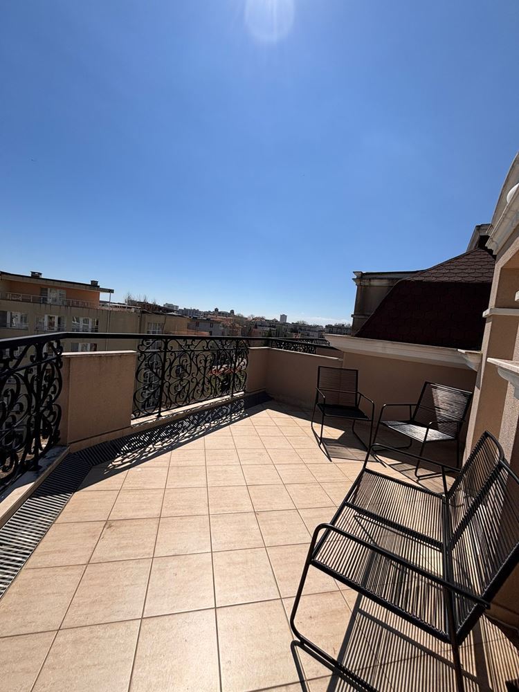 Elegantes Studio mit Panoramaterrasse in einem Luxuskomplex in Sonnenstrand