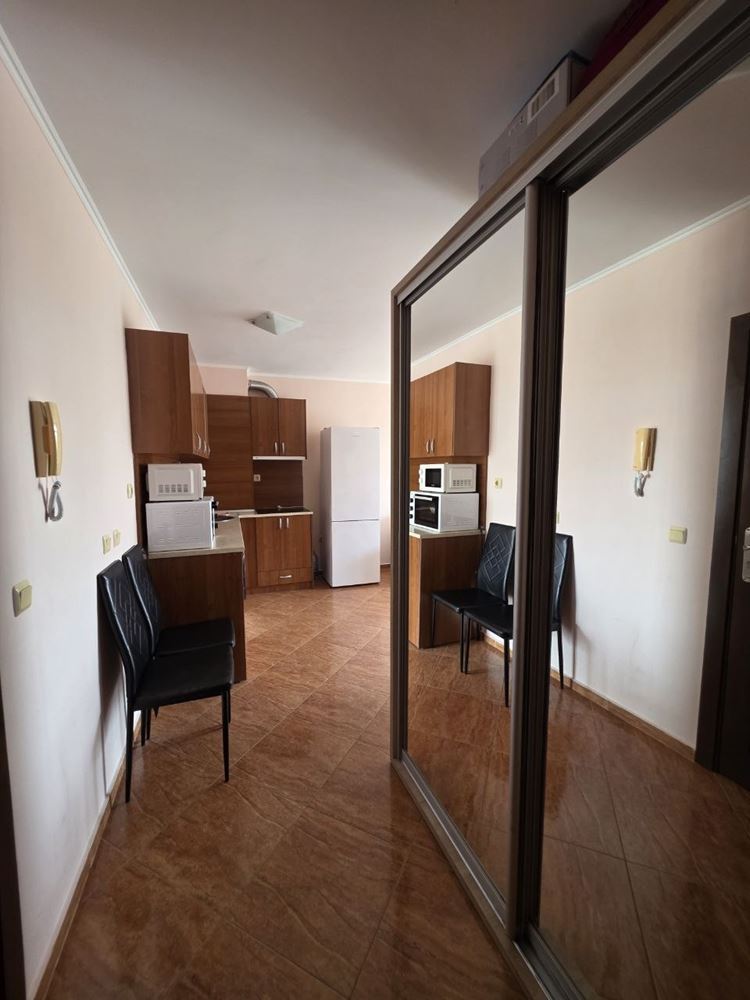 Studio mit Poolblick in Sveti Vlas – eine ausgezeichnete Option für Investition, Wohnen oder Sommerurlaub