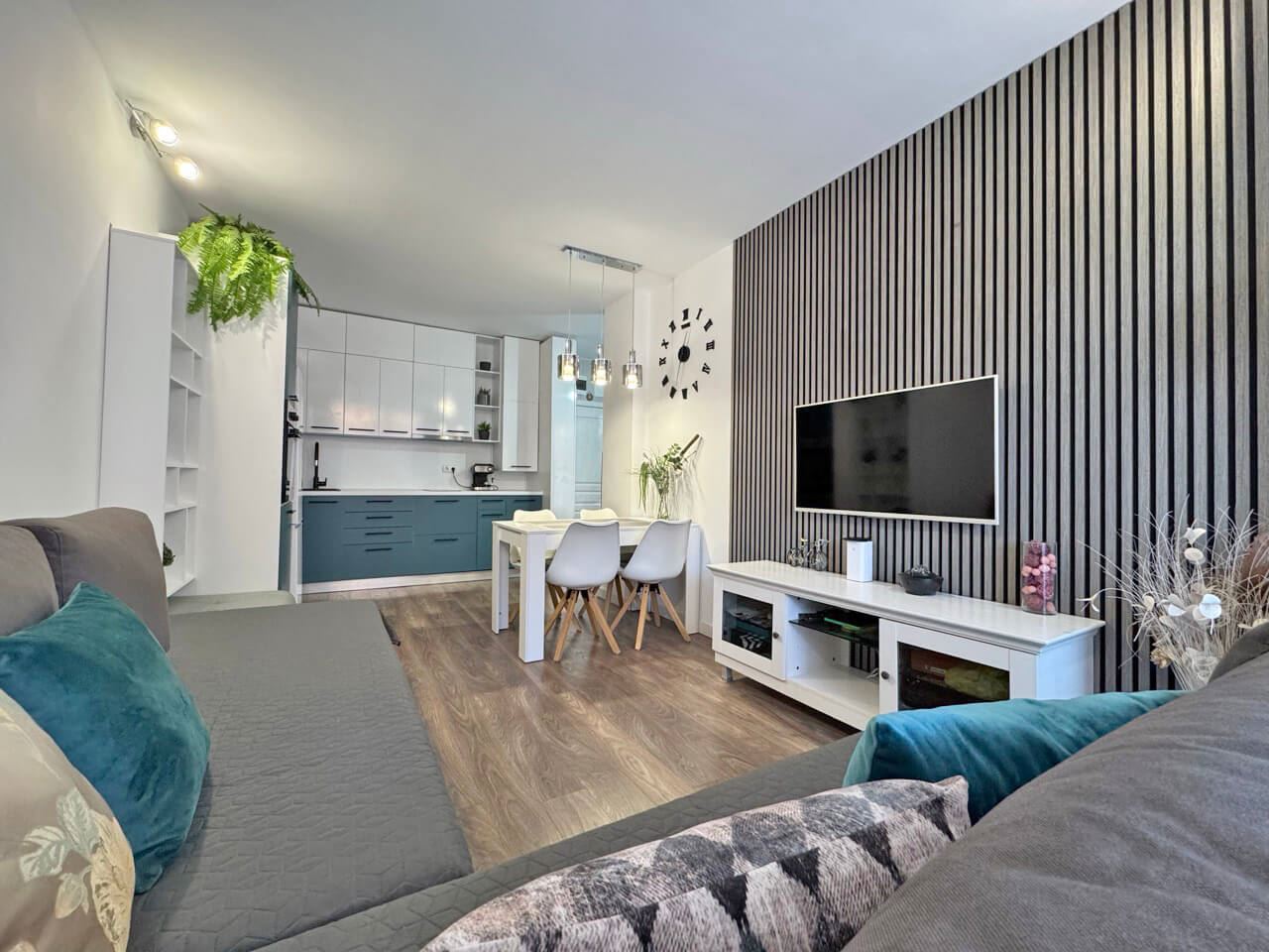 Modernes, vollständig möbliertes Apartment mit einem Schlafzimmer in Sonnenstrand – Stil und Komfort das ganze Jahr über