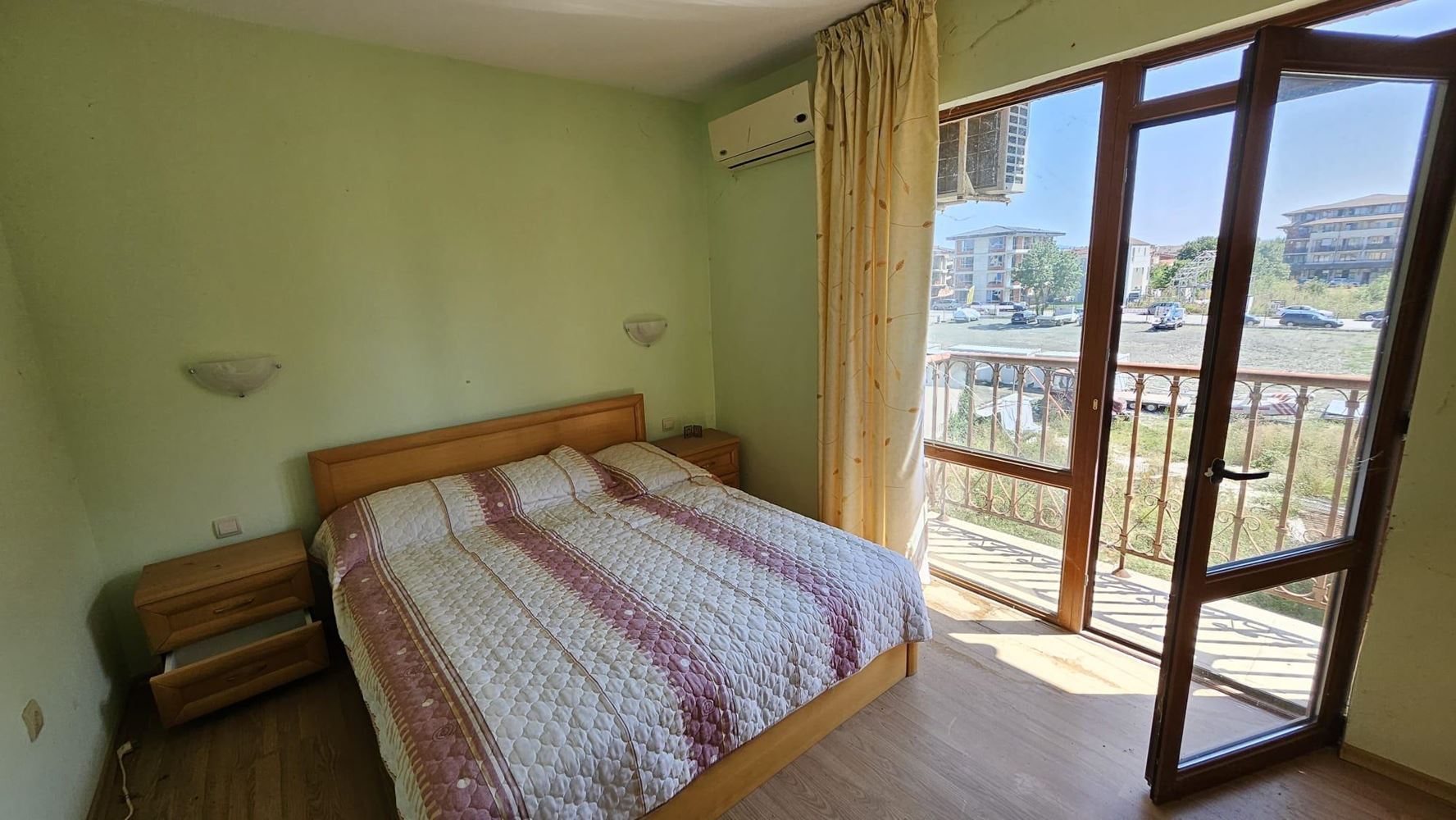 Zweizimmerwohnung mit einem Schlafzimmer in Primorsko mit Akt 16 – Swimmingpool, geschlossene Wohnanlage und Strand in fußläufiger Entfernung