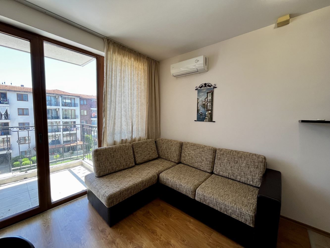 Meereskomfort und Ruhe nahe Nessebar! Möblierte Zweizimmerwohnung mit Blick auf den Pool in einer luxuriösen geschlossenen Wohnanlage