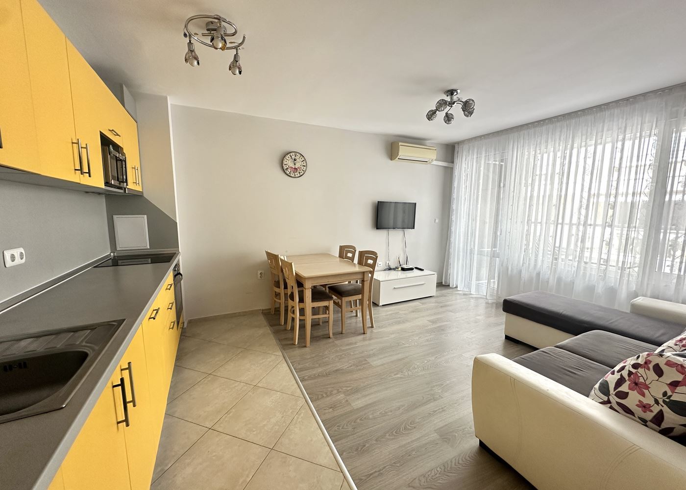 Ein-Zimmer-Apartment 100 m vom Strand in Pomorie – Komfort, Bequemlichkeit und Meerblick