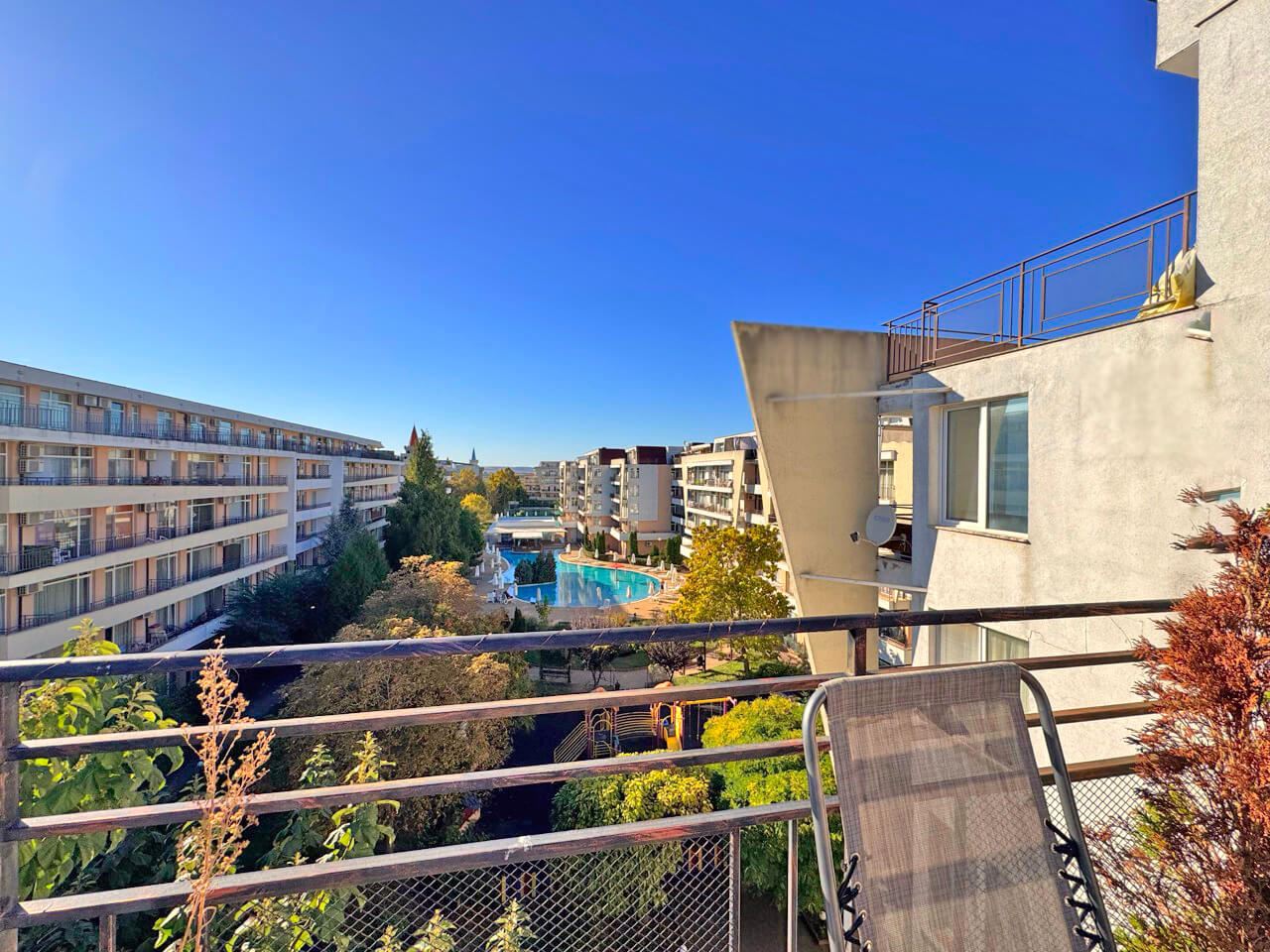 Luxuriöse Maisonette mit drei Schlafzimmern in Sonnenstrand – Großzügigkeit, Stil und Komfort. Niedrige Instandhaltungsgebühr!