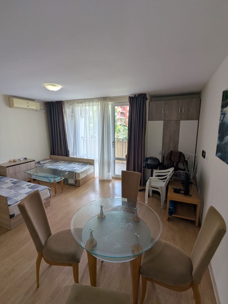 Große 2-Zimmer-Wohnung in erster Meereslinie in Sveti Vlas – Großzügigkeit, Komfort und Meeresatmosphäre