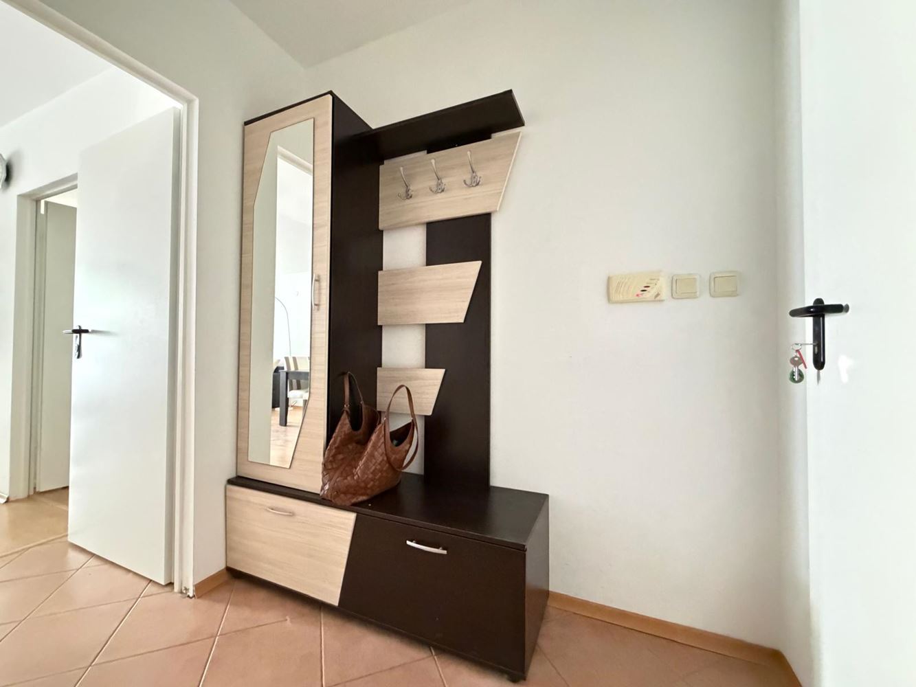 Geräumige Wohnung mit einem Schlafzimmer in Pomorie – mit großer Terrasse und ausgezeichnetem Investitionspotenzial