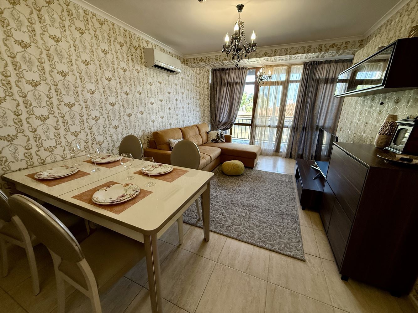 Wohnung in erster Meereslinie in Sveti Vlas – stilvolle Immobilie am Strand und am Yachthafen „Marina Dinevi“