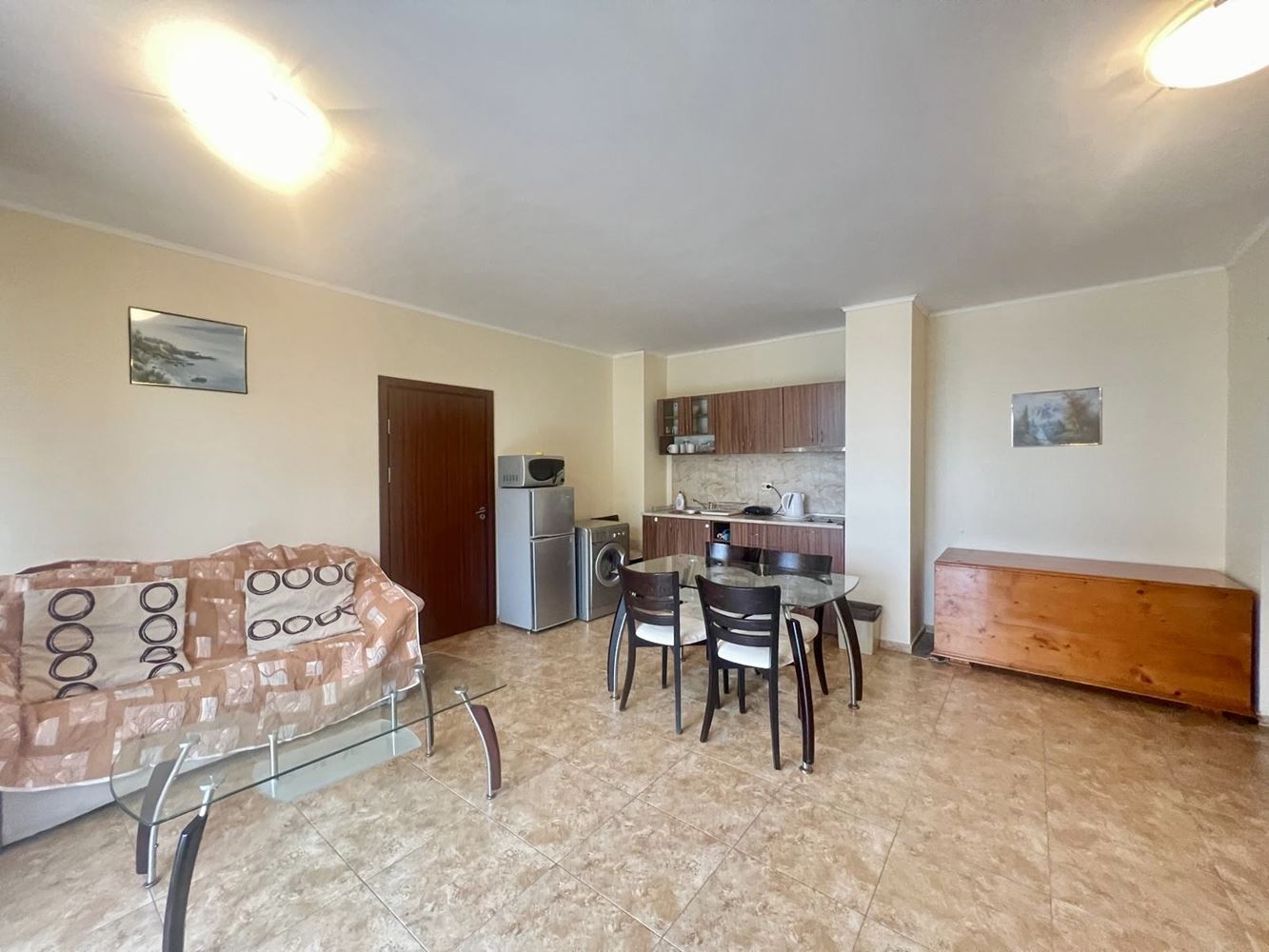 Geräumige Drei-Zimmer-Wohnung mit Poolblick in einer prestigeträchtigen Anlage in Nessebar