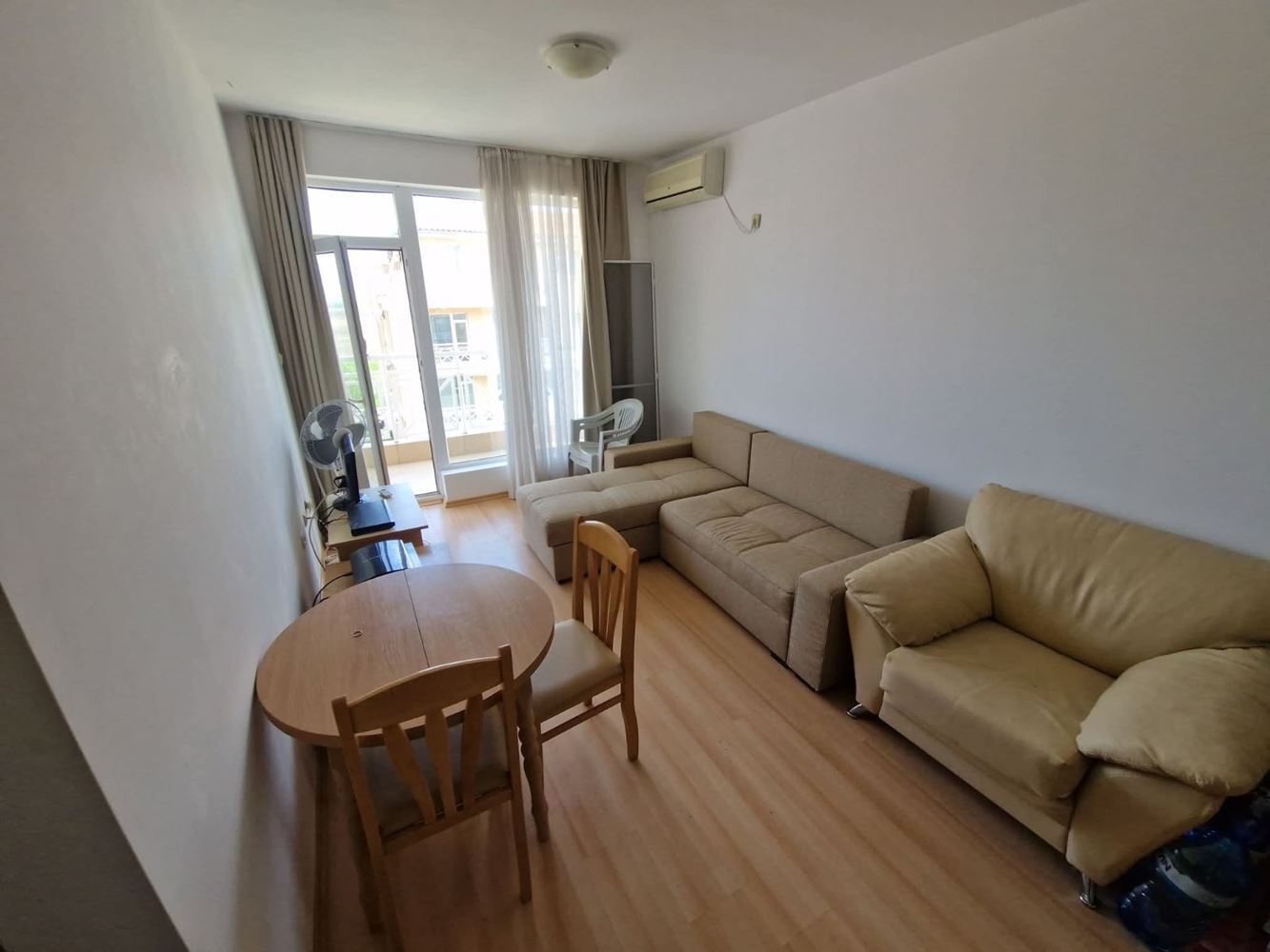 Gemütliche Zweizimmerwohnung mit Blick auf den Pool in einer hervorragend gepflegten Anlage – ideal für Urlaub und Investition