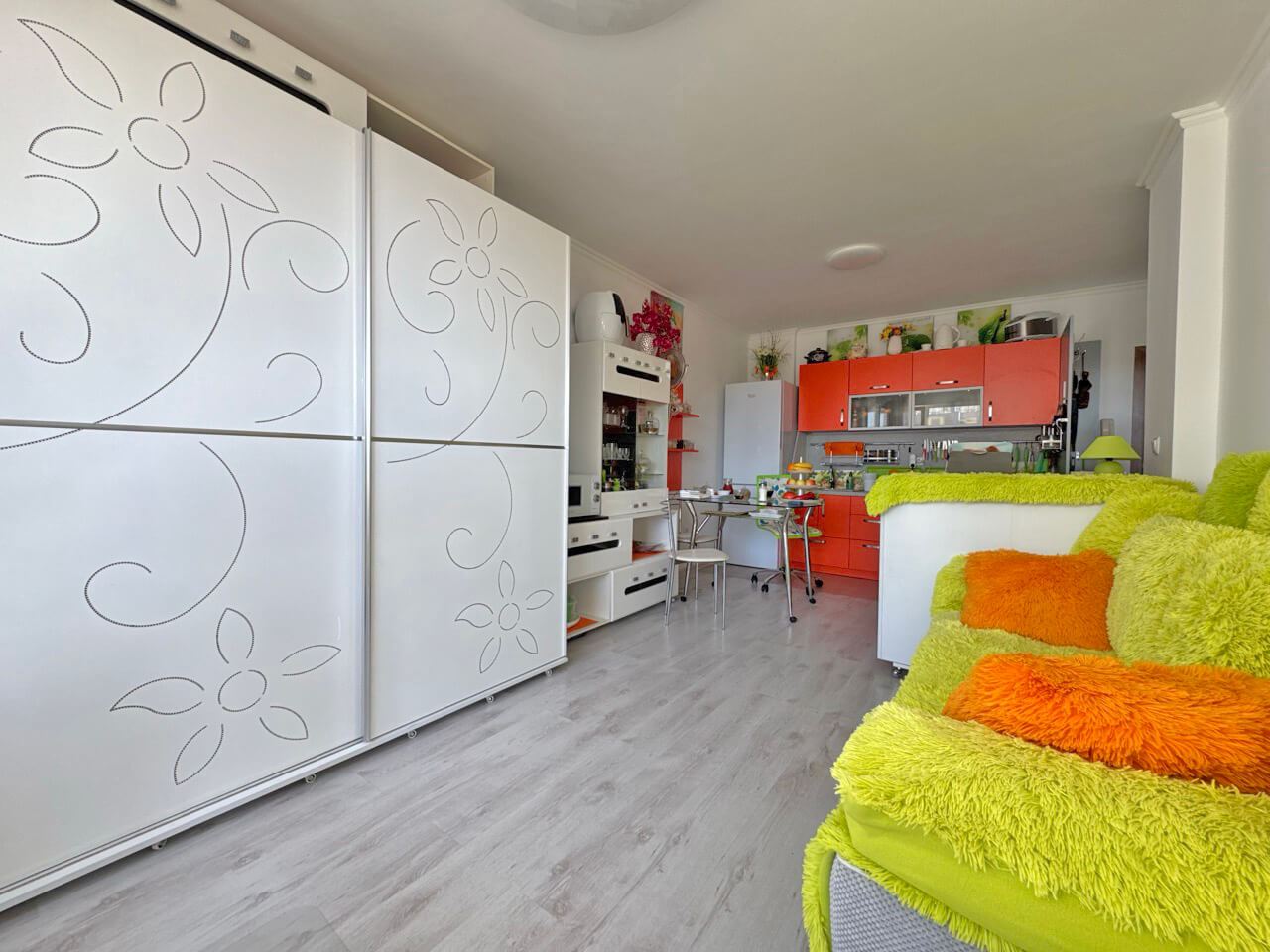 Geräumiges möbliertes Studio in Sveti Vlas – 200 Meter vom Strand entfernt, mit luxuriösem SPA-Zentrum und hervorragender Ausstattung