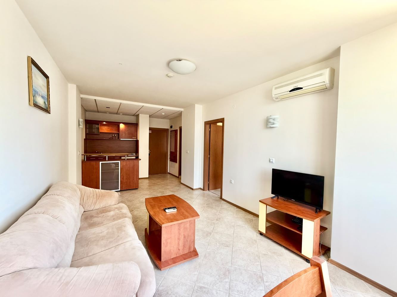 Geräumige Wohnung mit einem Schlafzimmer und Meerblick in zweiter Meereslinie in Sonnenstrand