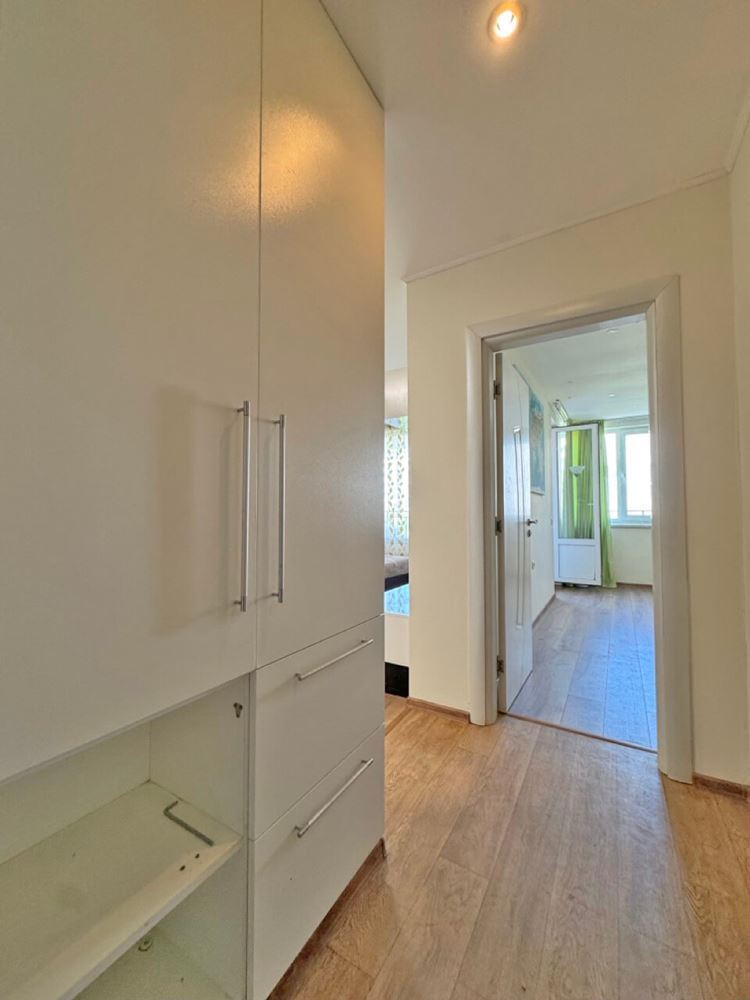 Zwei-Zimmer-Wohnung in einem Luxuskomplex in erster Meereslinie in Sveti Vlas