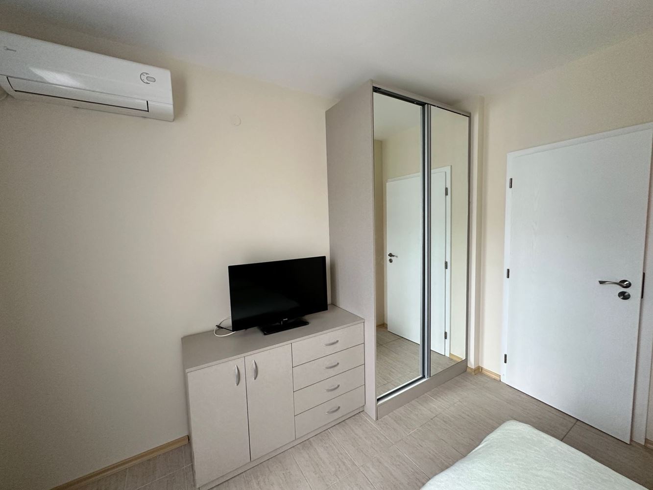 Gemütliche Zweizimmerwohnung nur wenige Meter vom Kavatsi-Strand entfernt – Komfort, Ruhe und mediterranes Ambiente am Meer