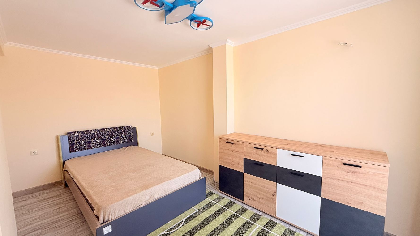 Luxuriöse Maisonette-Wohnung mit drei Schlafzimmern im Herzen von Sonnenstrand – Raum, Stil und Komfort auf zwei Ebenen