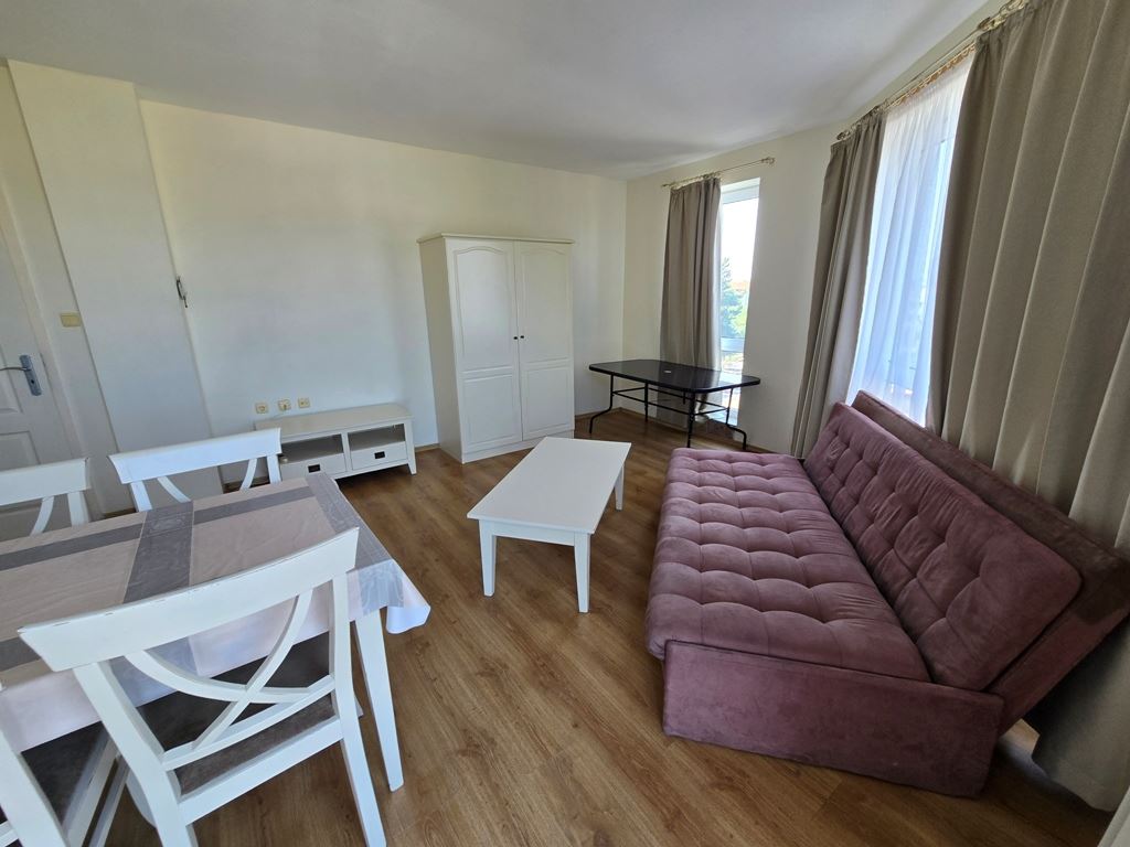 Großzügige Drei Zimmer Wohnung mit hervorragender Lage und Nähe zum Meer