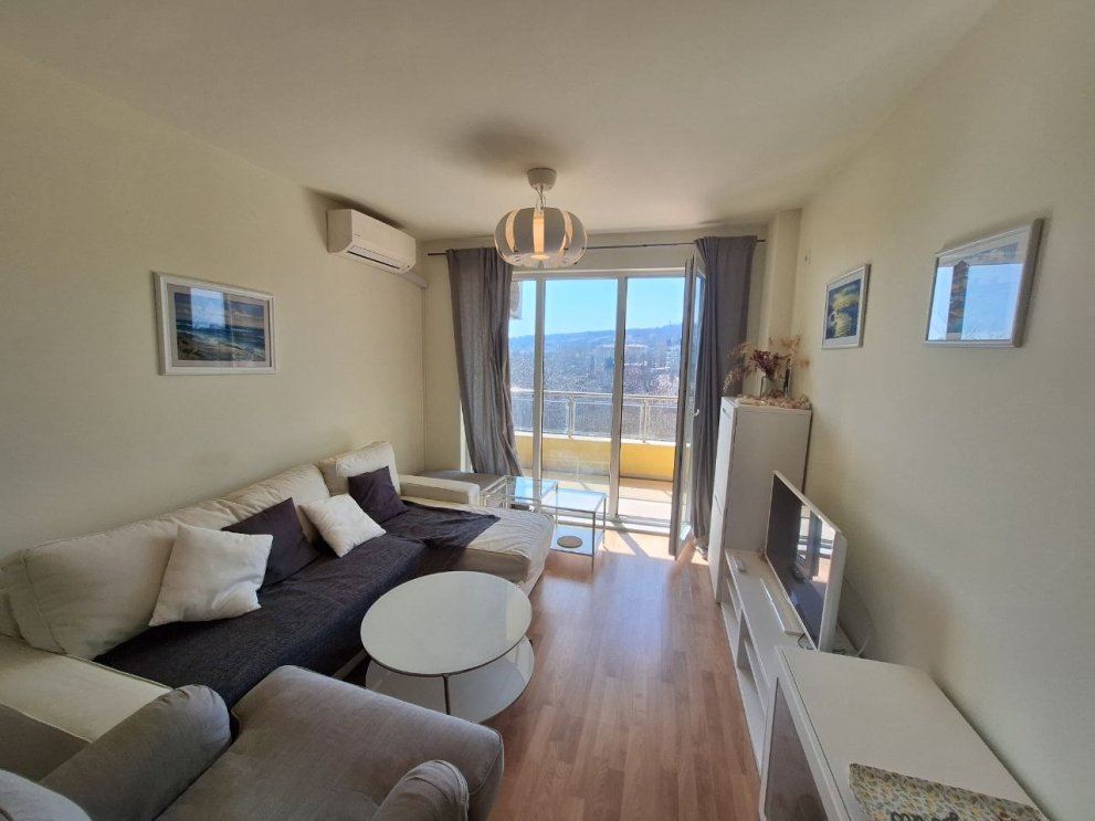Möblierte 2-Zimmer-Wohnung in erster Meereslinie mit Meerblick in Byala