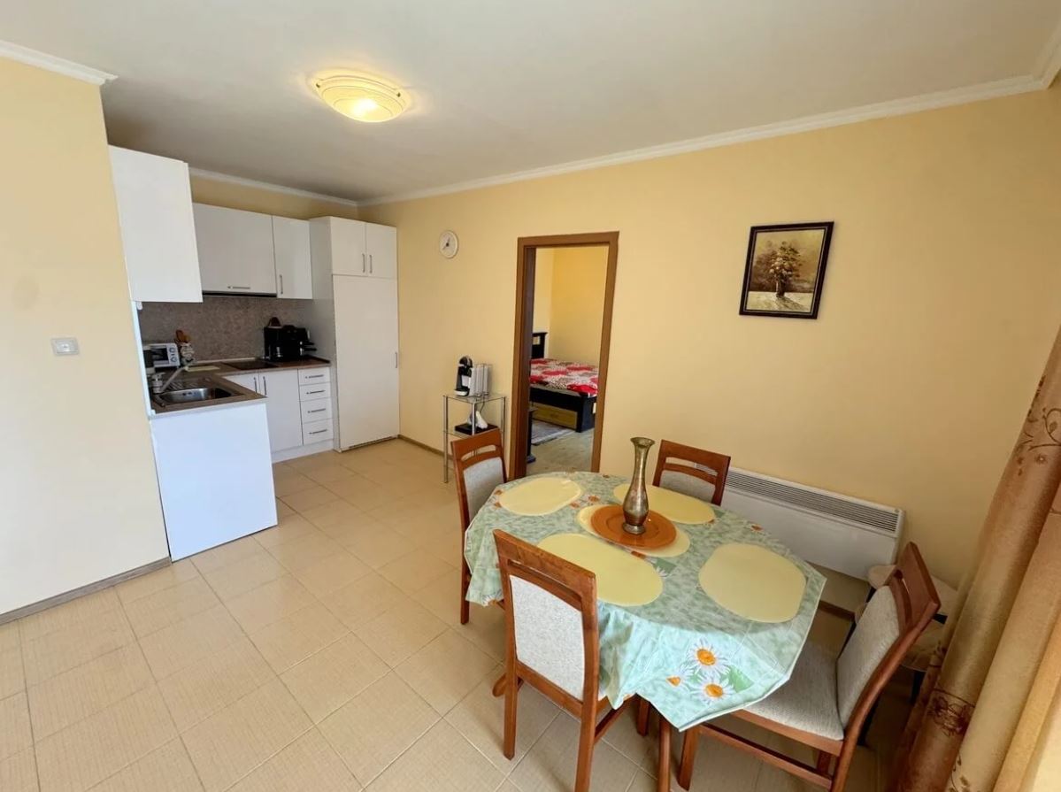 Geräumiges Apartment mit zwei Schlafzimmern in Sonnenstrand – Komfort, Ruhe und eine angenehme Umgebung