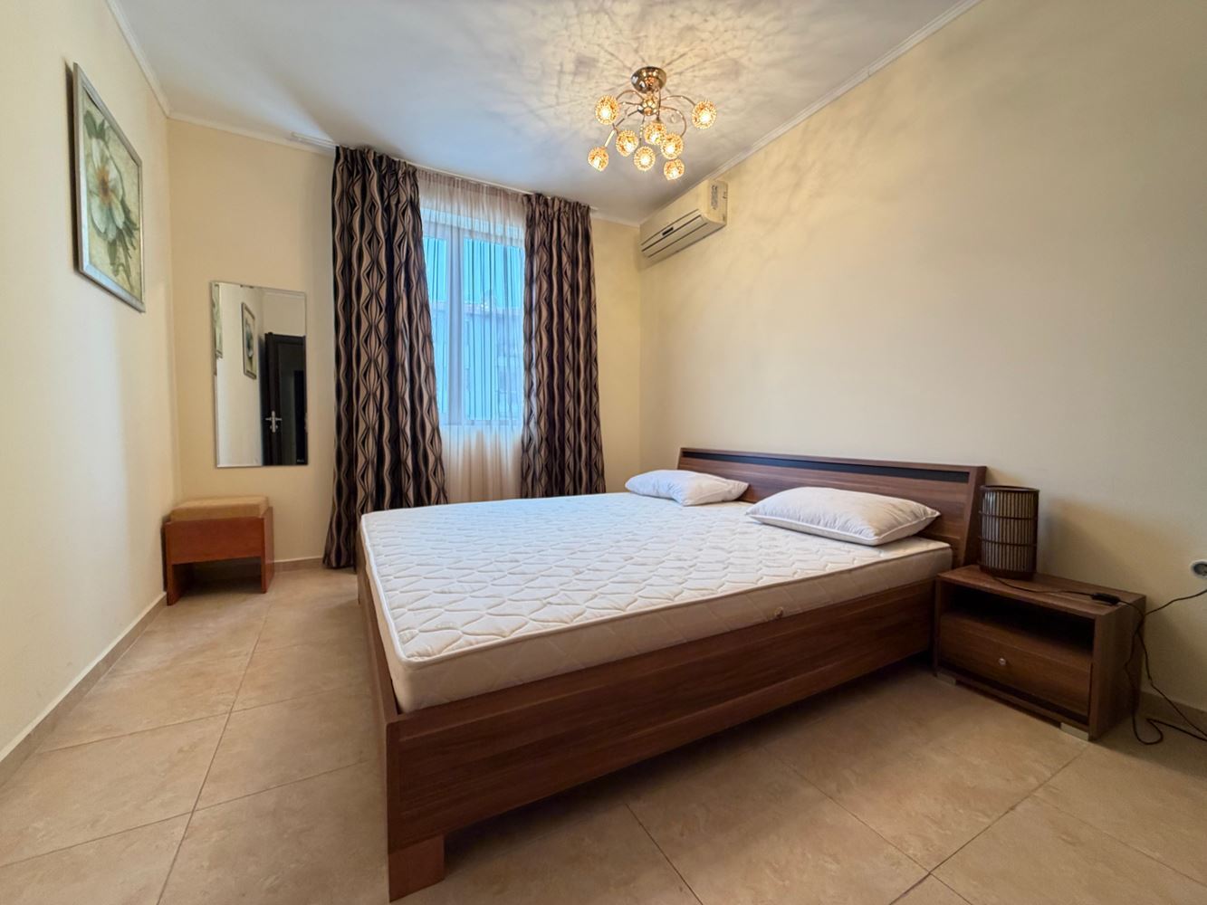 Apartment mit zwei Schlafzimmern und Poolblick in Nessebar – Raum, Komfort und ausgezeichnete Lage nur 300 Meter vom Meer entfernt