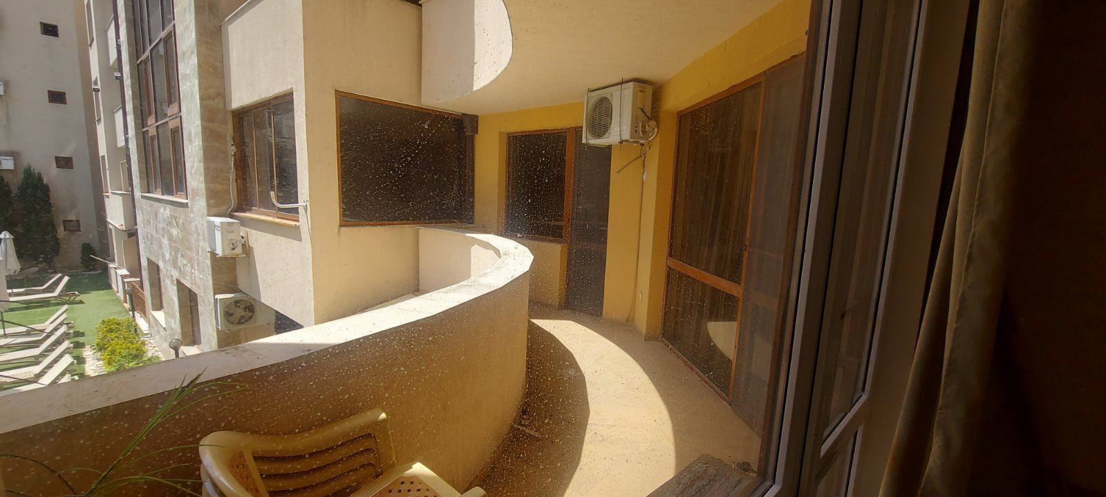 Geräumige Drei-Zimmer-Wohnung in moderner Anlage im Zentrum von Sonnenstrand