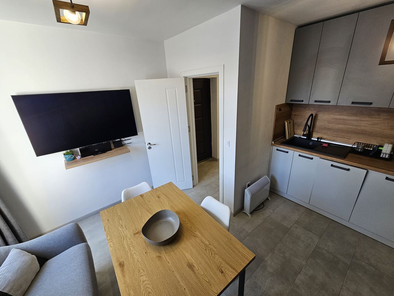 Geräumige und helle Zwei-Zimmer-Wohnung mit zwei großen Terrassen in Meden Rudnik – ideal für Familie oder Investition