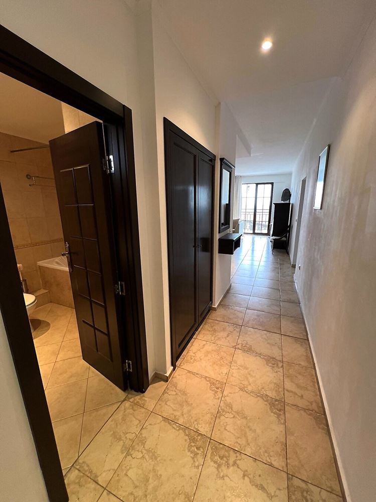 Luxuriöse Drei-Zimmer-Wohnung mit Panoramablick auf das Meer und den Pool – erste Meereslinie in Obzor!