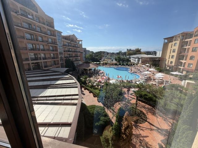 Sonnenstrand: Geräumige 2-Zimmer-Wohnung mit Poolblick, 400 Meter vom Cacao Beach entfernt