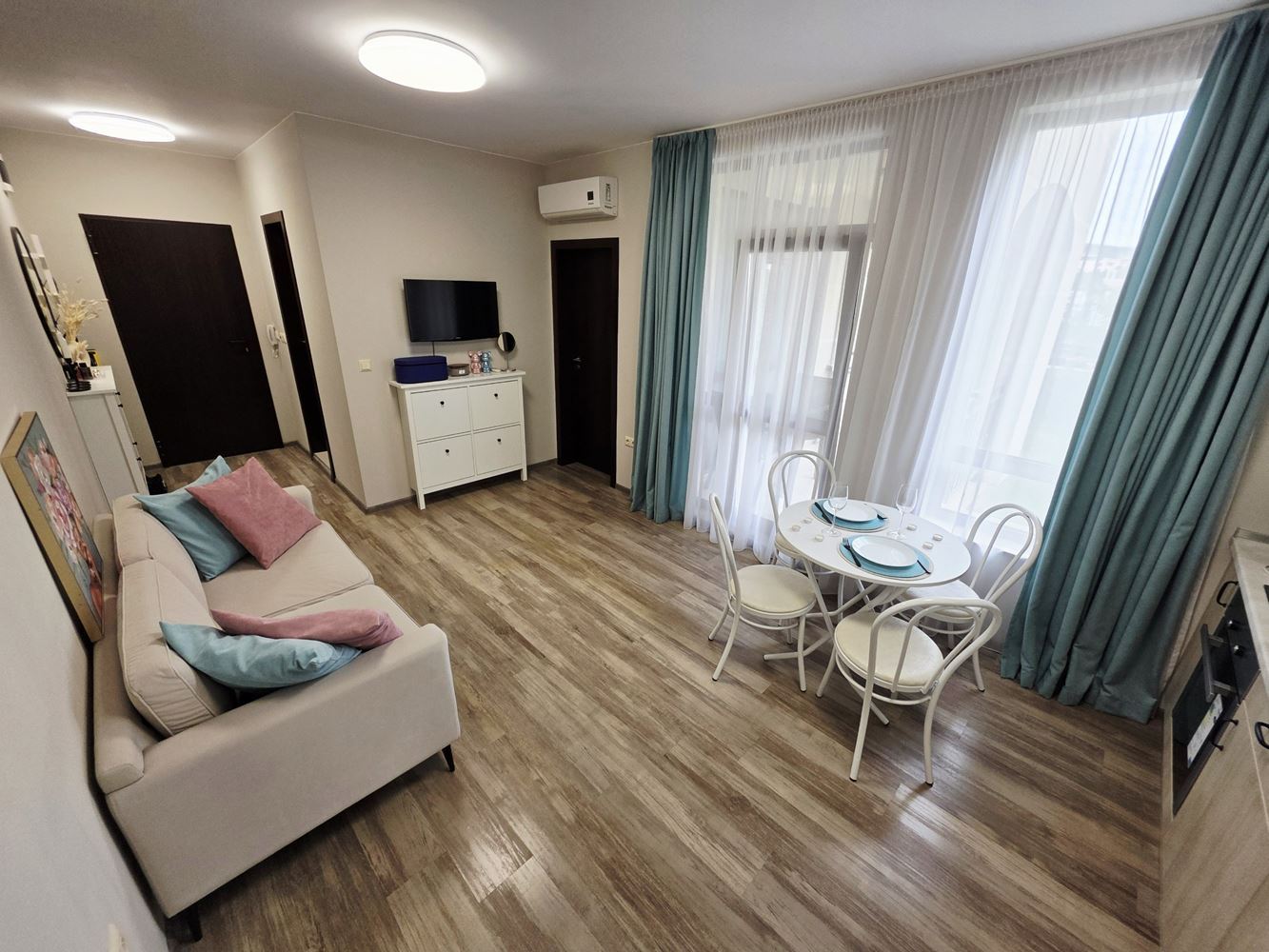 Meerkomfort mit eigenem Garten – 2-Zimmer-Wohnung mit einem Schlafzimmer nur wenige Schritte vom Strand in Sveti Vlas entfernt
