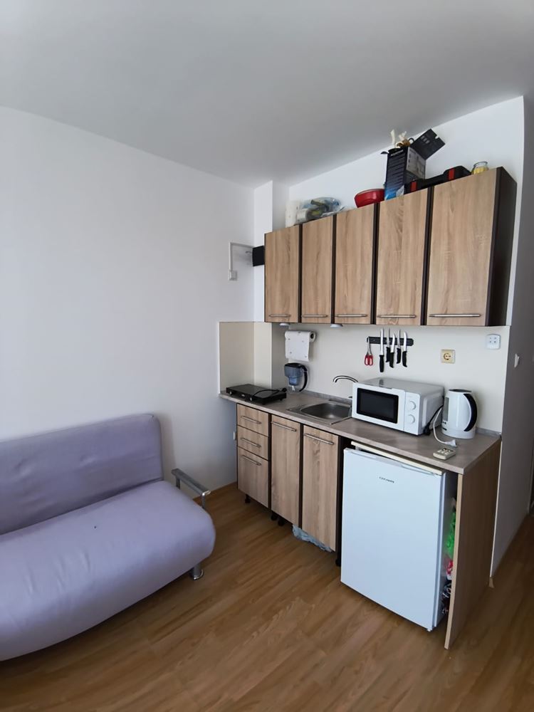 Exklusiv möbliertes Studio in einer geschlossenen Anlage mit umfangreicher Infrastruktur und ruhiger Atmosphäre