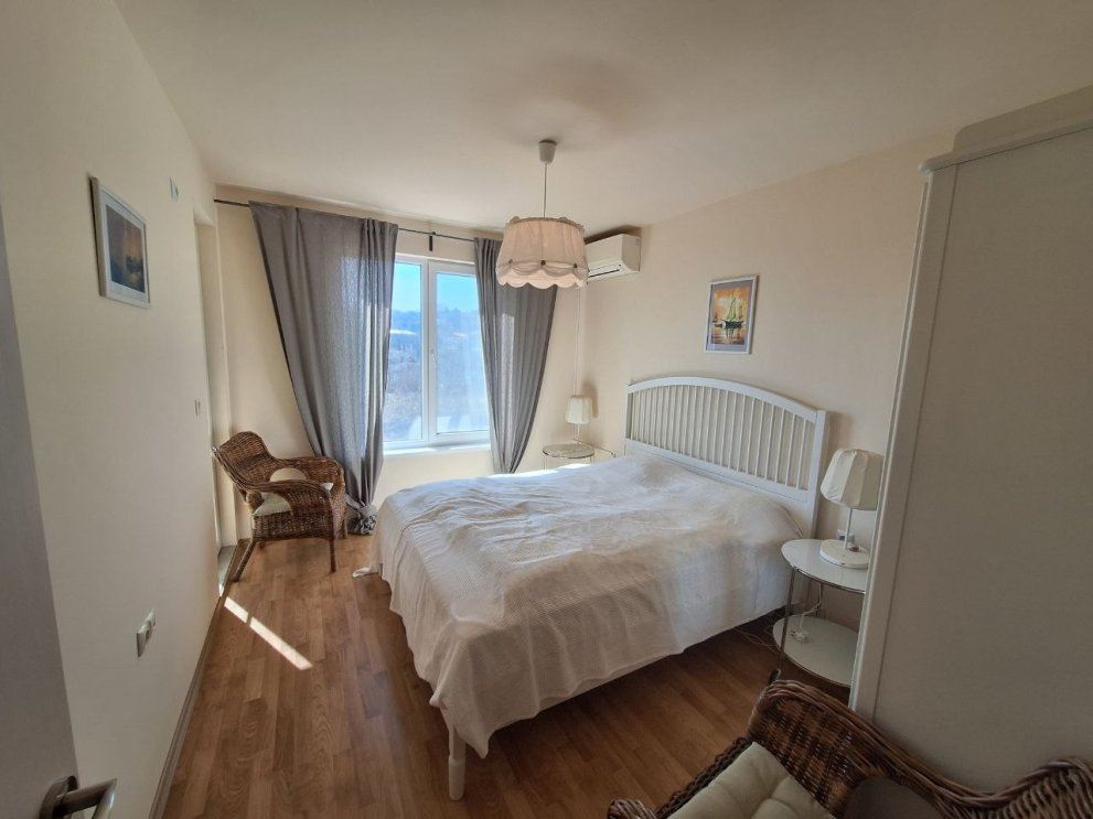 Möblierte 2-Zimmer-Wohnung in erster Meereslinie mit Meerblick in Byala