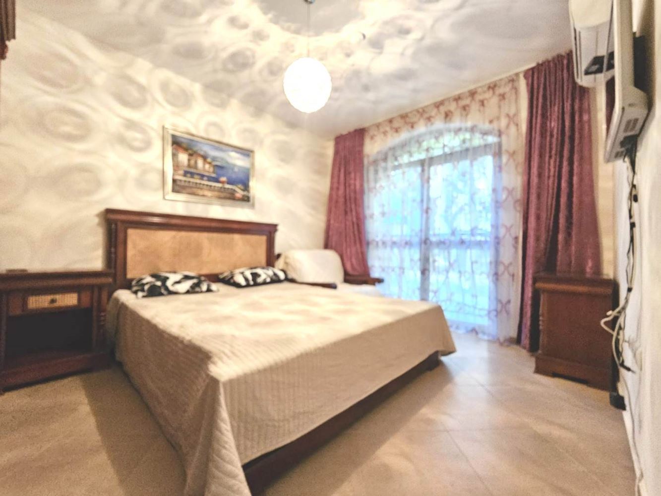 Drei-Zimmer-Wohnung im Erdgeschoss mit direktem Zugang zum Pool in einem Luxuskomplex in Sonnenstrand