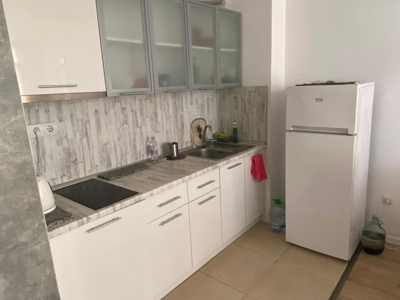 2-Zimmer-Wohnung in Pomorie – möbliert, mit Garten und ausgezeichneter Lage
