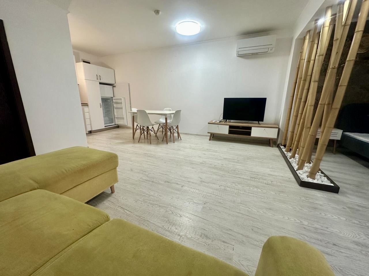 Geräumiges Erdgeschoss-Studio mit Terrasse und Möglichkeit zur Umwandlung in eine Ein-Zimmer-Wohnung – nur 300 m vom Meer