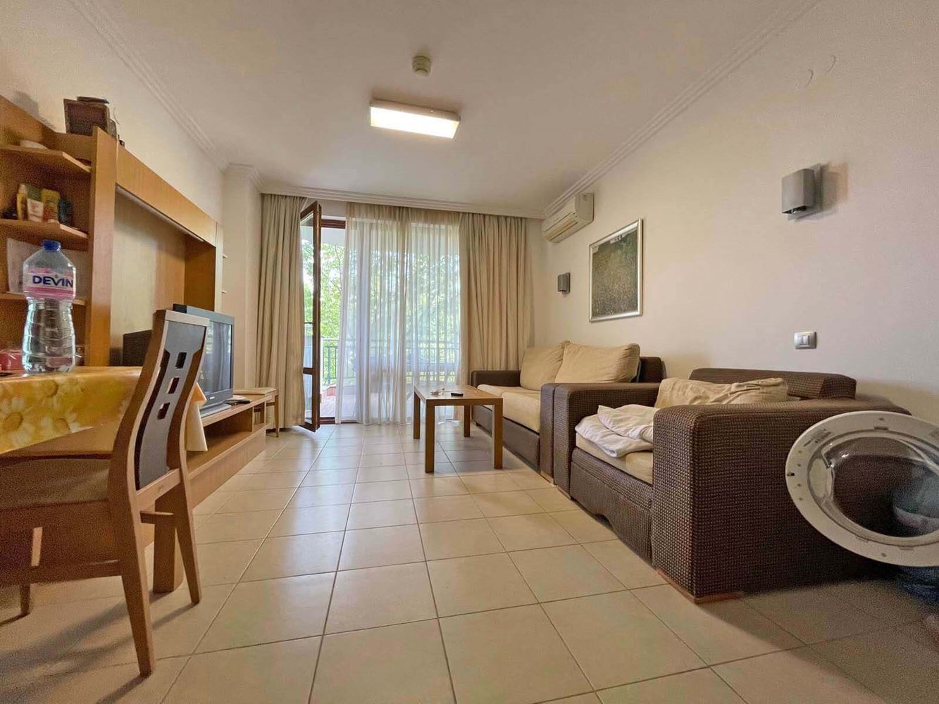 Hoher Standard und vielfältige Annehmlichkeiten – Hervorragende Zwei-Zimmer-Wohnung in einem Luxuskomplex direkt am Meer in Ravda