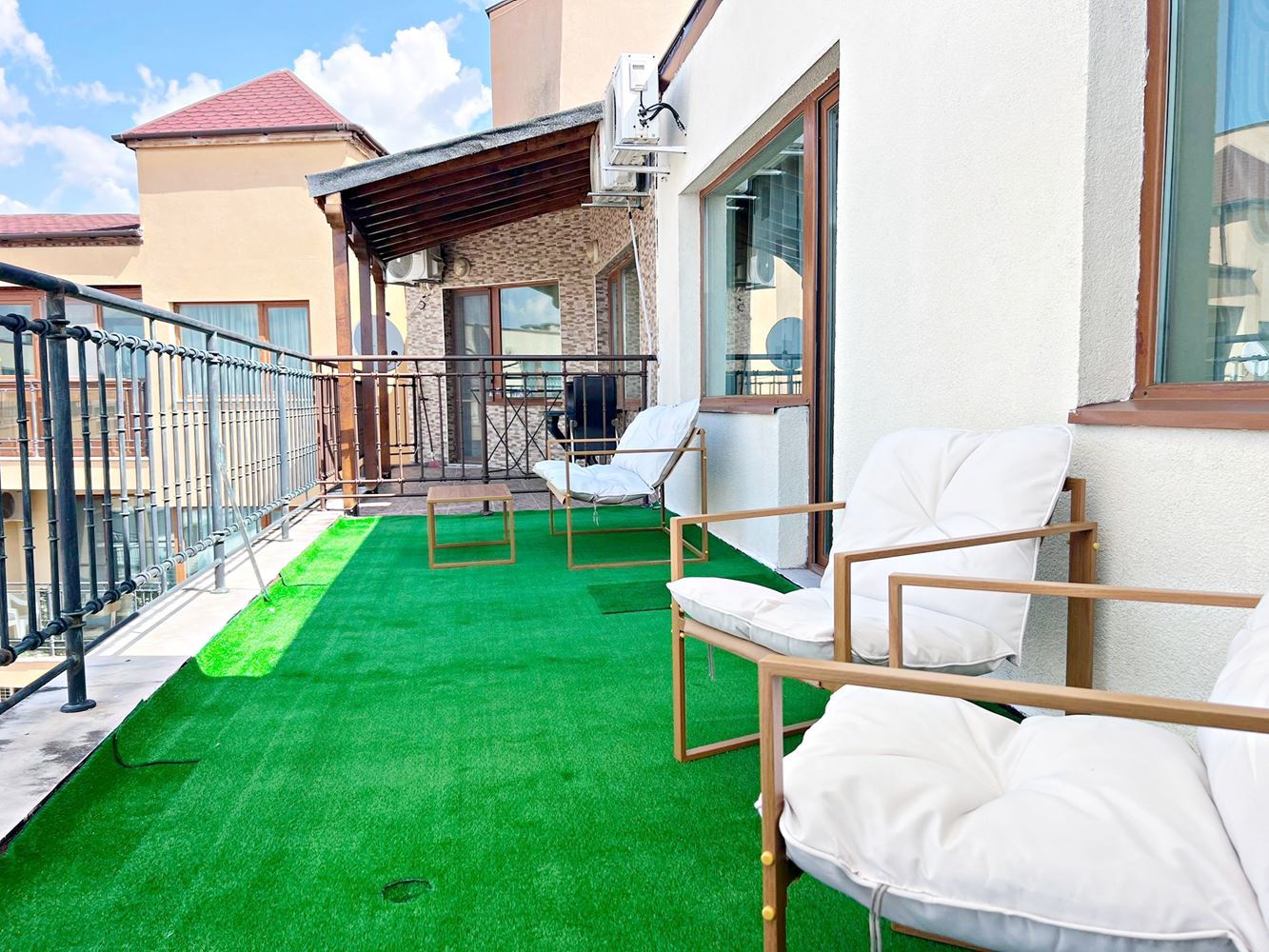 Stilvolle Wohnung mit einem Schlafzimmer und niedriger Wartungsgebühr in einer ausgezeichneten Anlage in Sonnenstrand – bezugsfertig oder als Investition