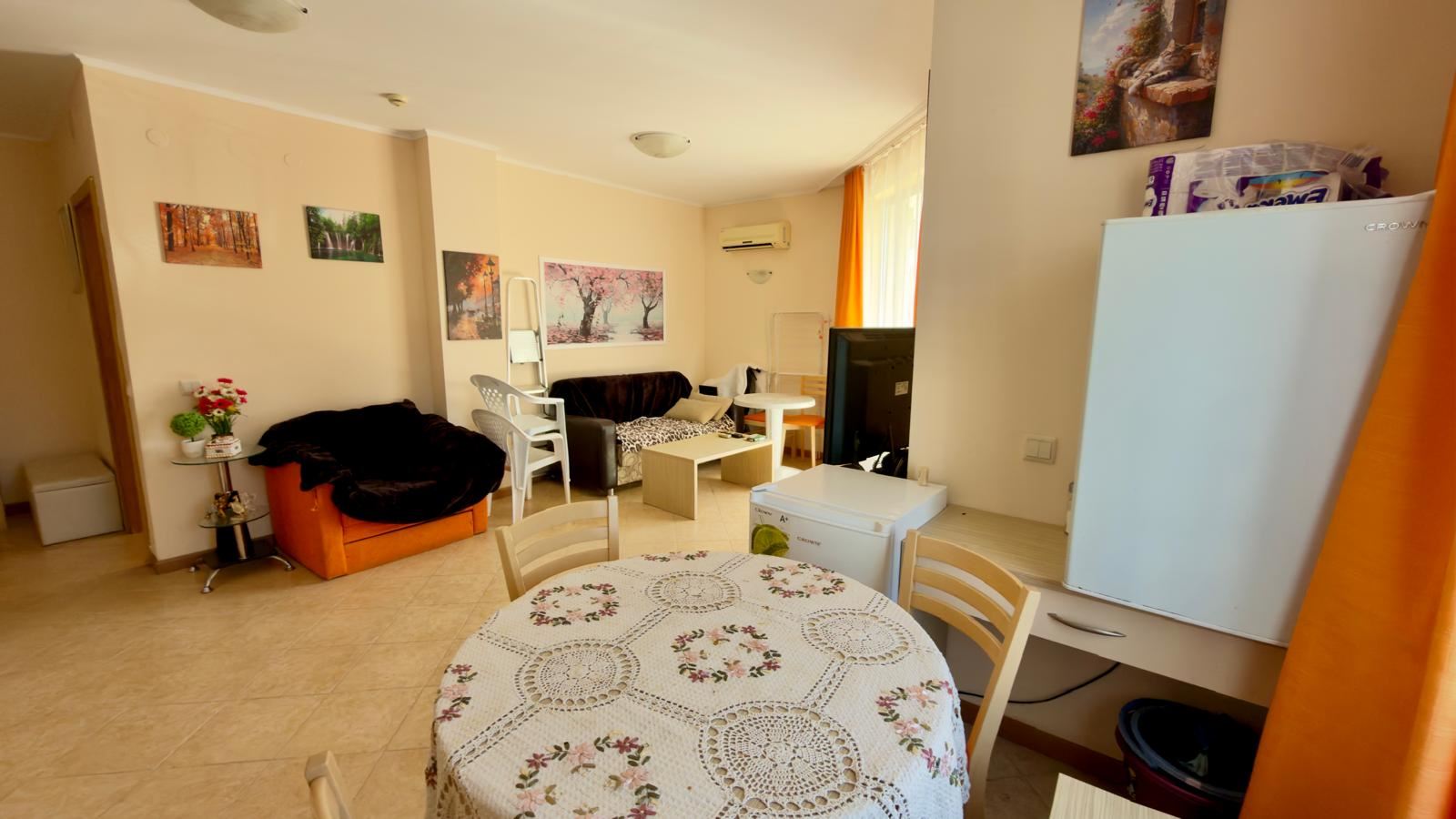 Geräumige Drei-Zimmer-Wohnung in einer luxuriösen Anlage in Sonnenstrand