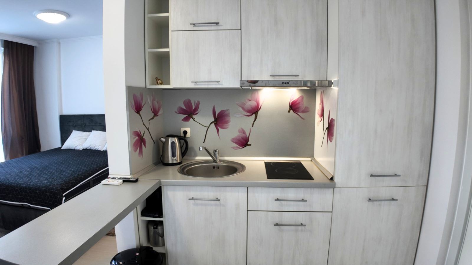 Stilvolles Studio mit Poolblick in Sonnenstrand – Komfort und hervorragende Annehmlichkeiten