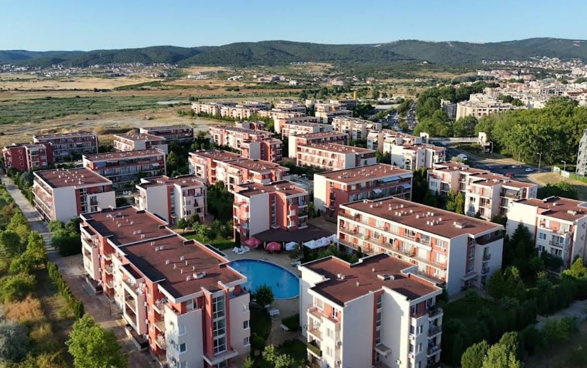 Möbliertes Studio mit Poolblick in einer ausgezeichneten Anlage nahe dem Aquapark in Sonnenstrand