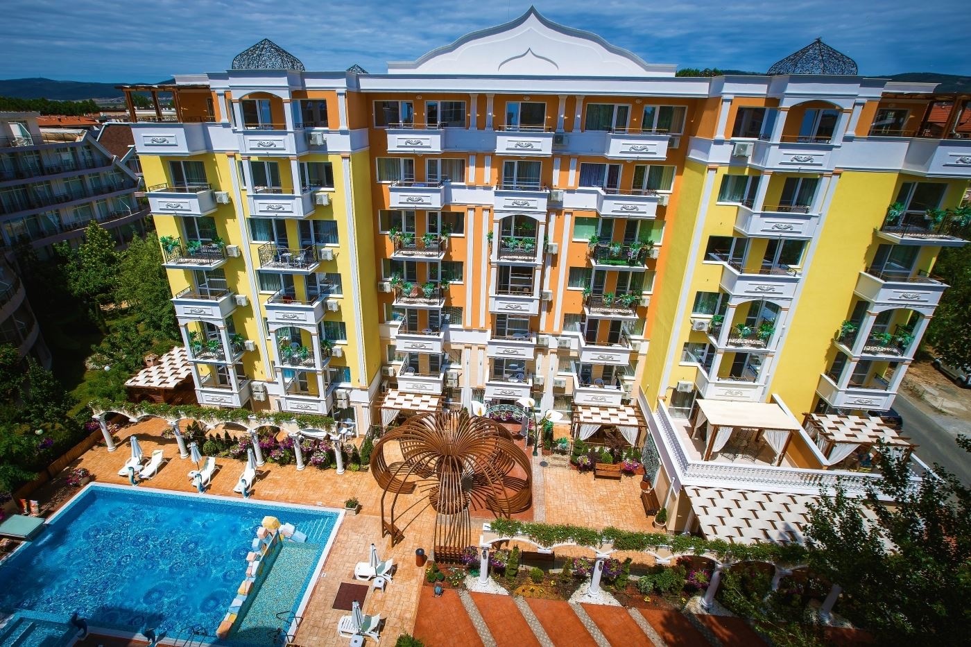 Sonnenstrand - Vollständig möblierte Wohnung mit zwei Balkonen und beeindruckender SPA-Infrastruktur